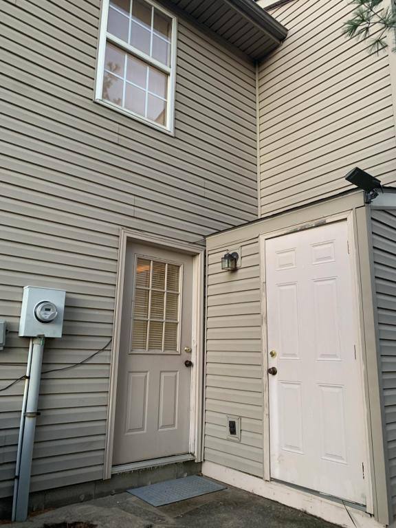 Townhouse for rent at 1100 Horsemans Lane, Lexington, KY 40504