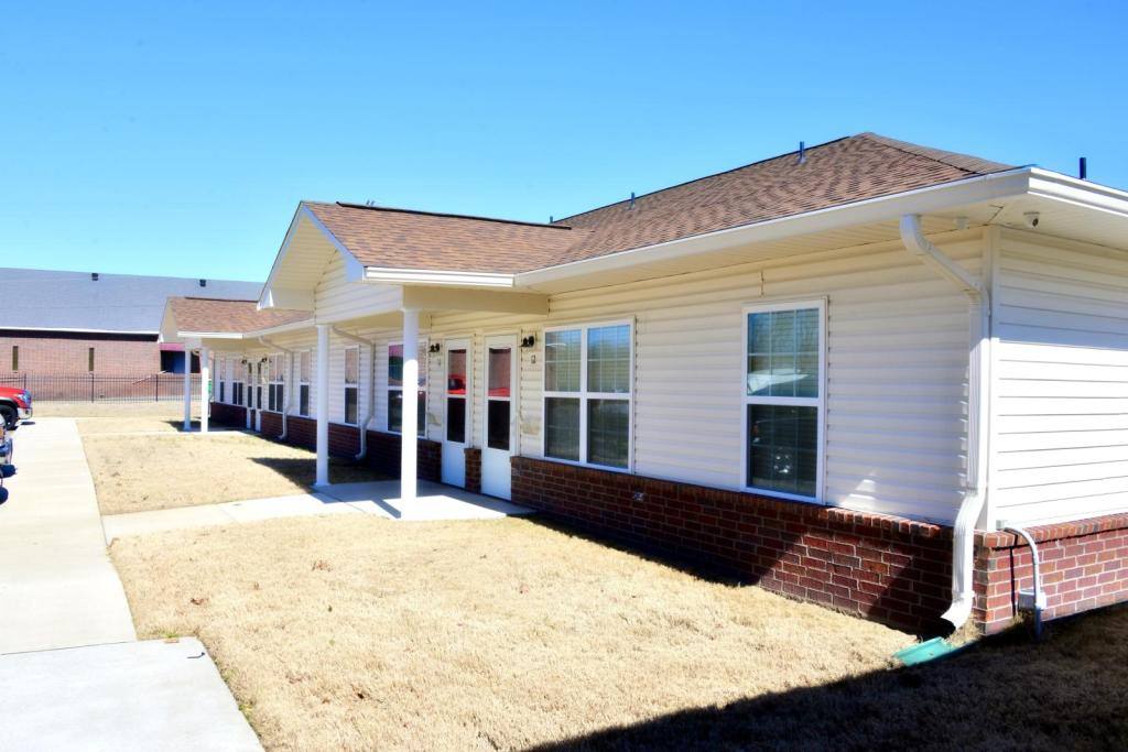 Apartment for rent at 4415 E 39th St, College Station, AR 72053
