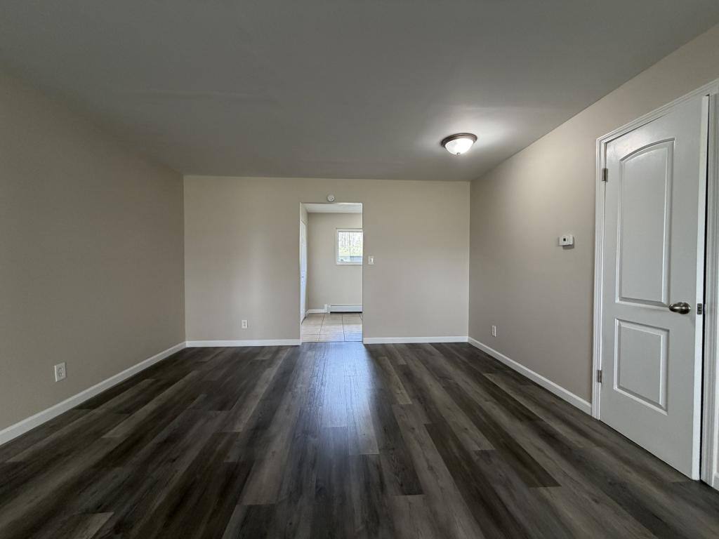 Apartment for rent at 432 Mathews Rd, Youngstown, OH 44512