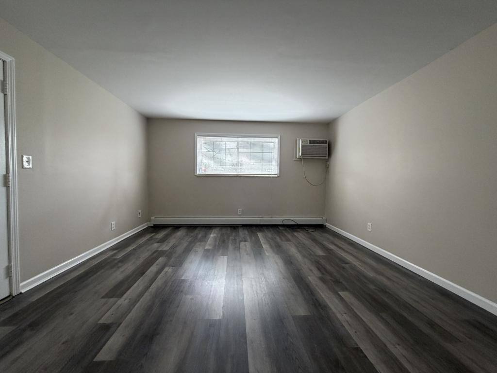 Apartment for rent at 432 Mathews Rd, Youngstown, OH 44512
