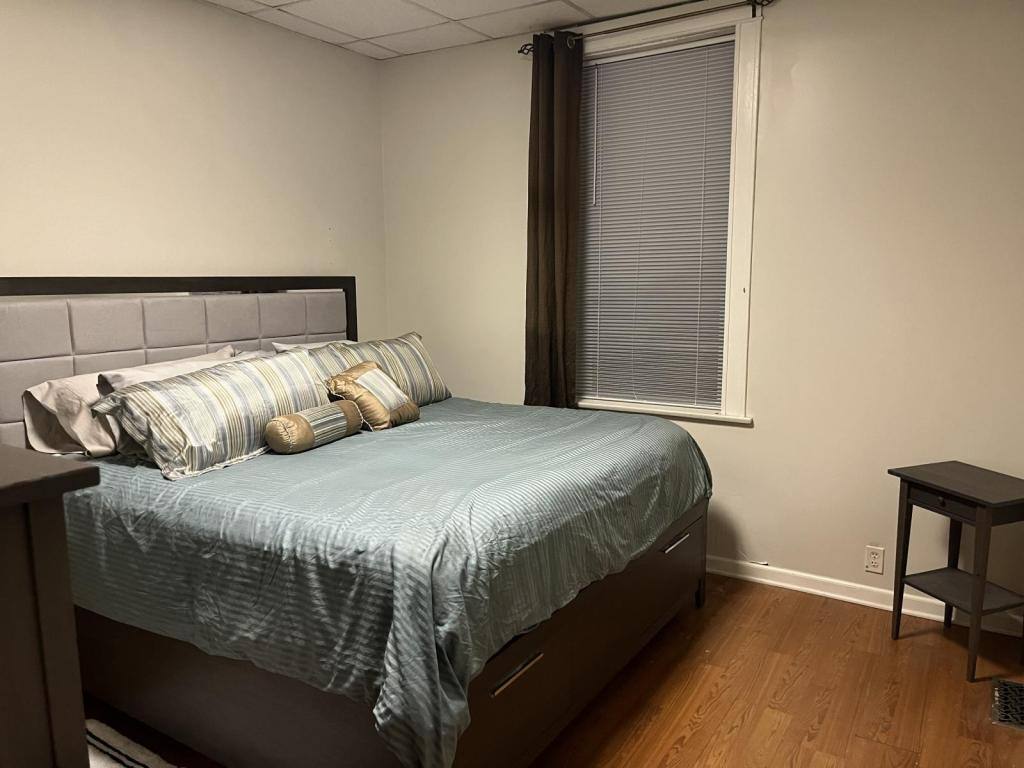 Apartment for rent at 736 Dover Place #1F, Saint Louis, MO 63111