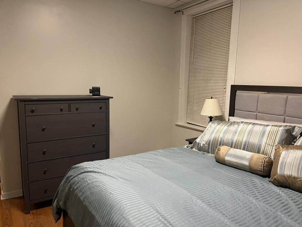 Apartment for rent at 736 Dover Place #1F, Saint Louis, MO 63111