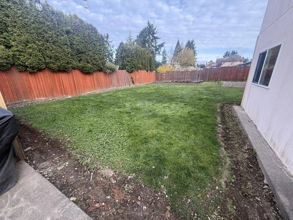 Townhouse for rent at 20041 104th Place SE, Kent, WA 98031
