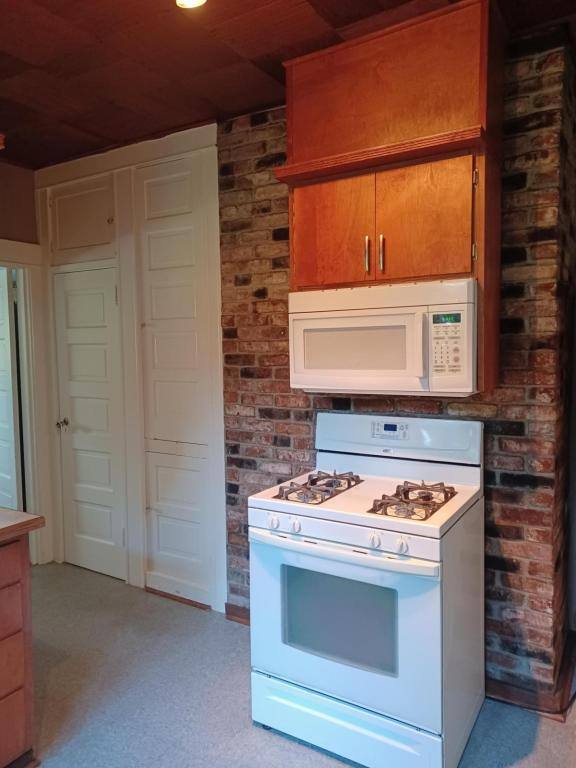 House for rent at 33554 Wirta Way, Scappoose, OR 97056