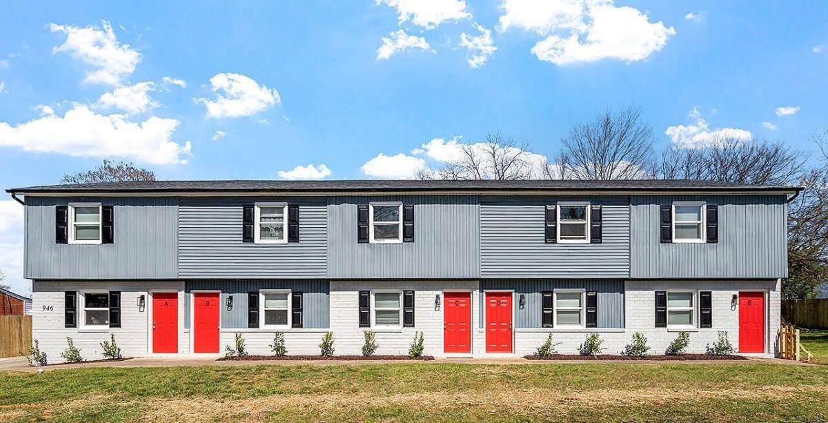 Townhouse for rent at 946 Stone St, Burlington, NC 27215