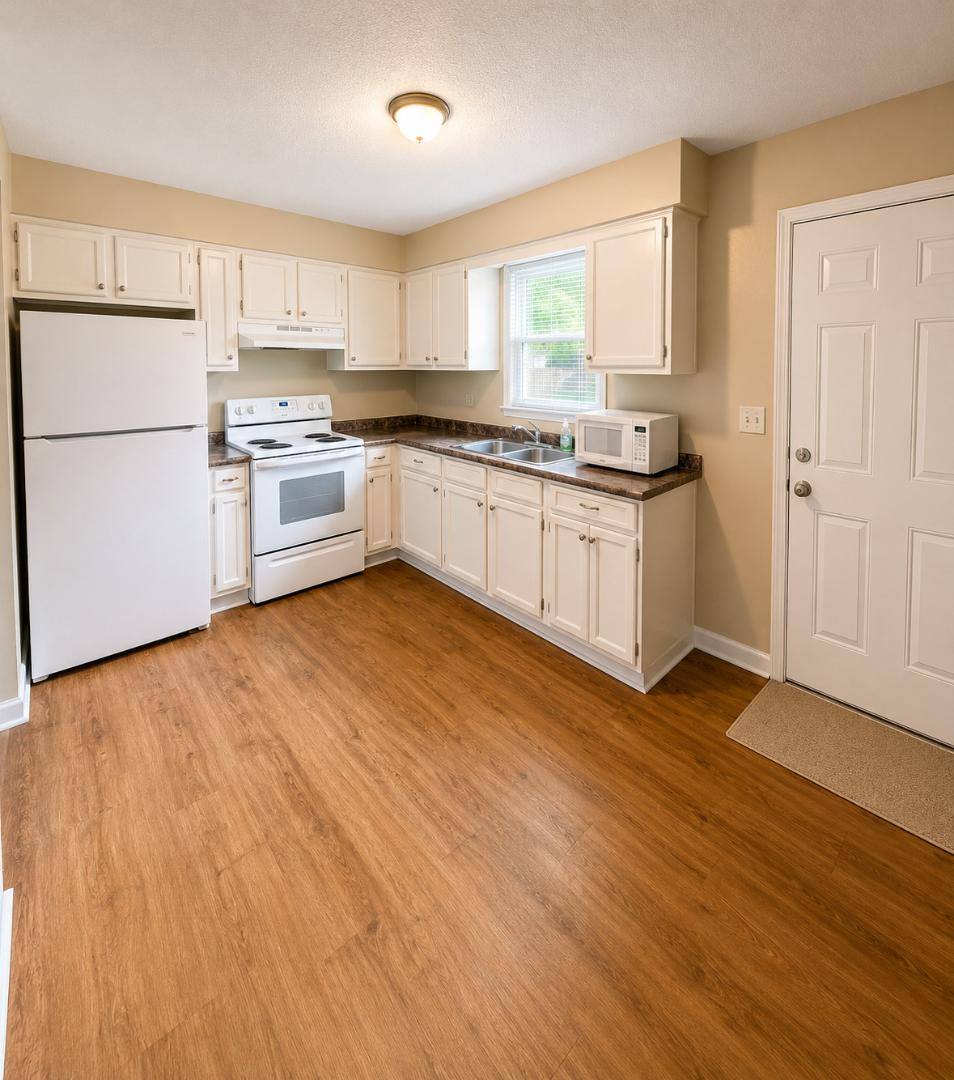 Townhouse for rent at 946 Stone St, Burlington, NC 27215