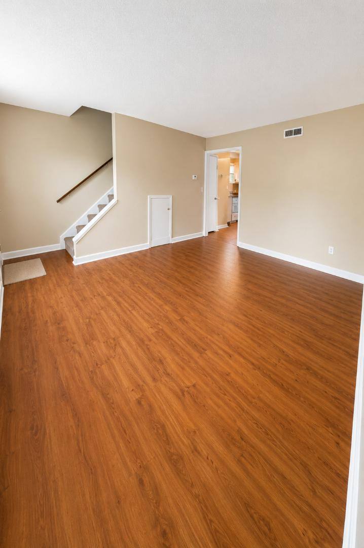 Townhouse for rent at 946 Stone St, Burlington, NC 27215