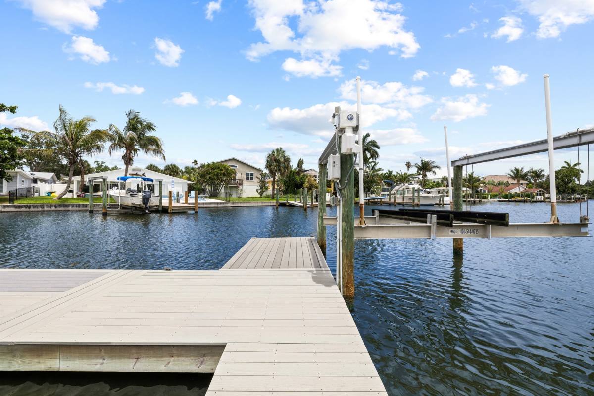 House for rent at 5541 Bayou Grande Blvd NE, Saint Petersburg, FL 33703