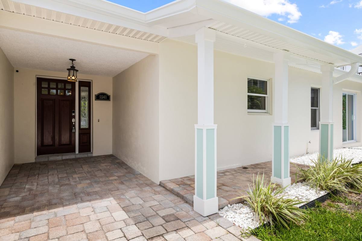 House for rent at 5541 Bayou Grande Blvd NE, Saint Petersburg, FL 33703