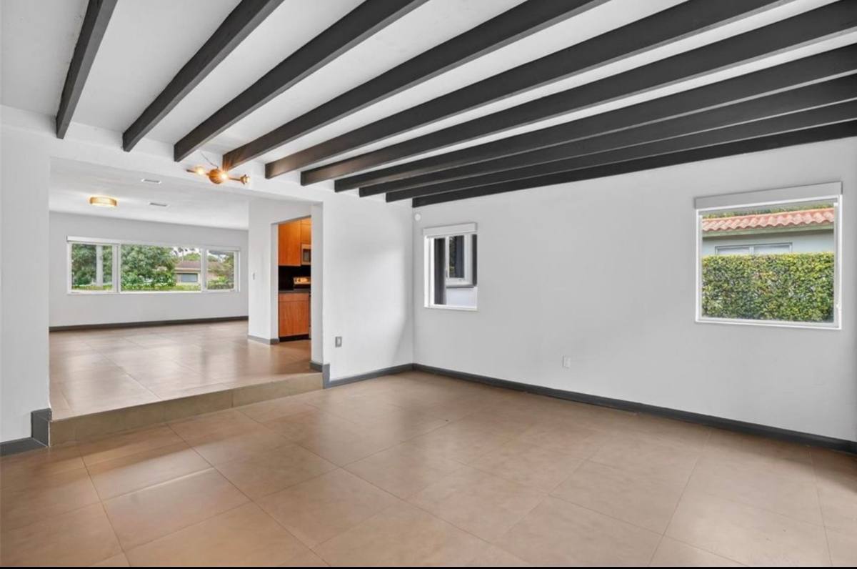House for rent at 425 NE 114th St, Miami, FL 33161