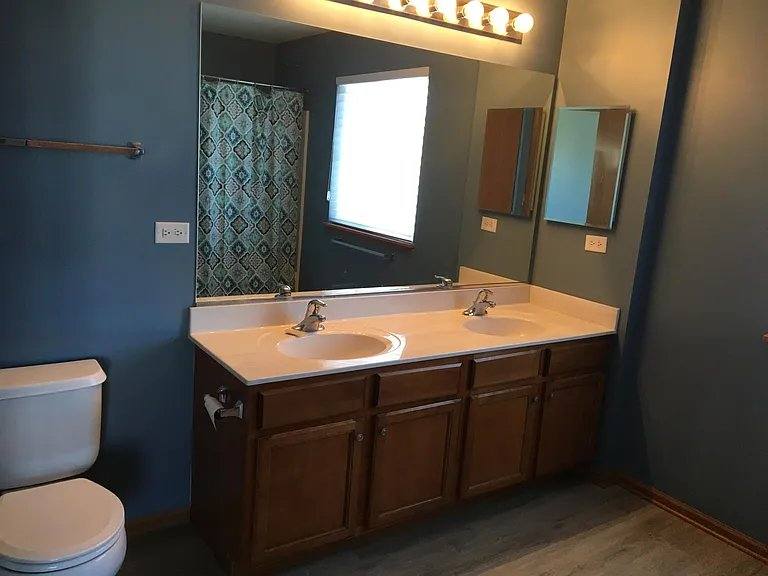House for rent at 1048 Mackenzie Dr, Antioch, IL 60002