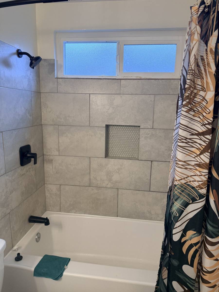 Apartment for rent at 2750 S Mansfield Ave #1, Los Angeles, CA 90016