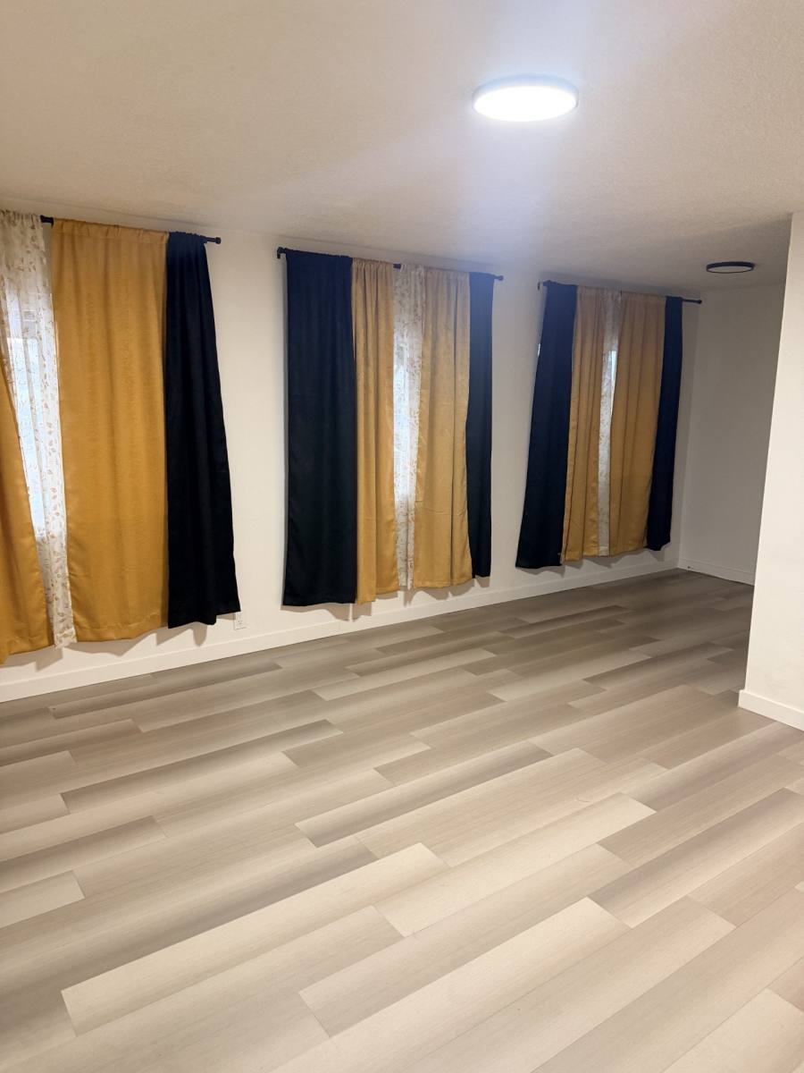 Apartment for rent at 2750 S Mansfield Ave #1, Los Angeles, CA 90016