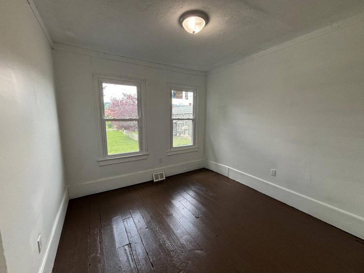 Apartment for rent at 2317 7th Ave #RIGHT, Altoona, PA 16602