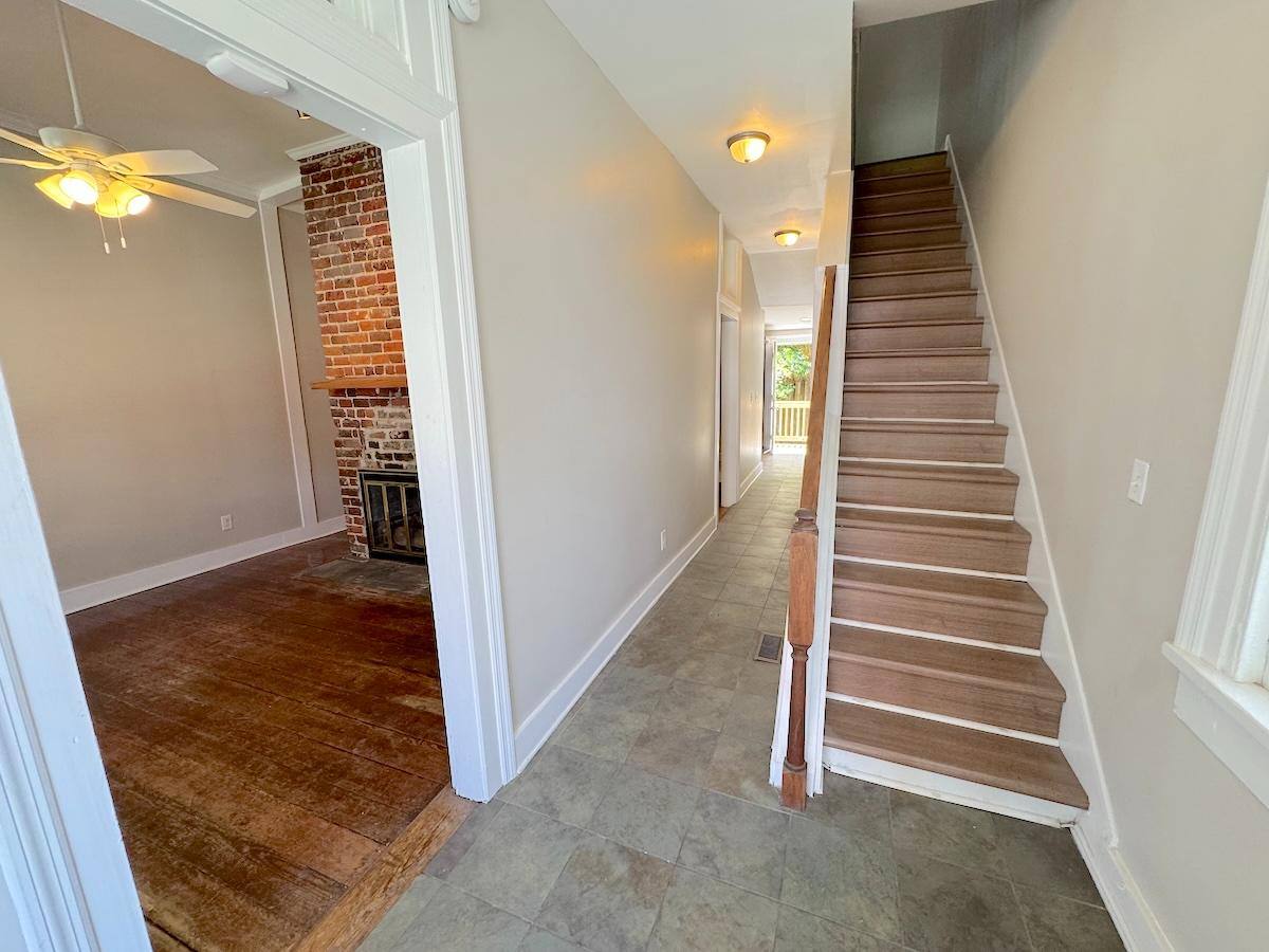 Townhouse for rent at 414 Price St, Savannah, GA 31401