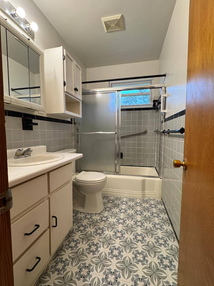 House for rent at 321 Sharon Lane, Staunton, VA 24401