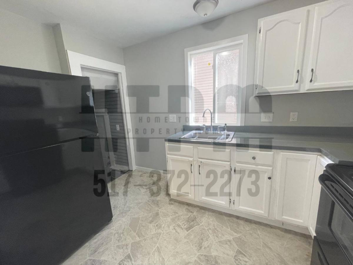 House for rent at 819 Cross St #819, Lansing, MI 48915