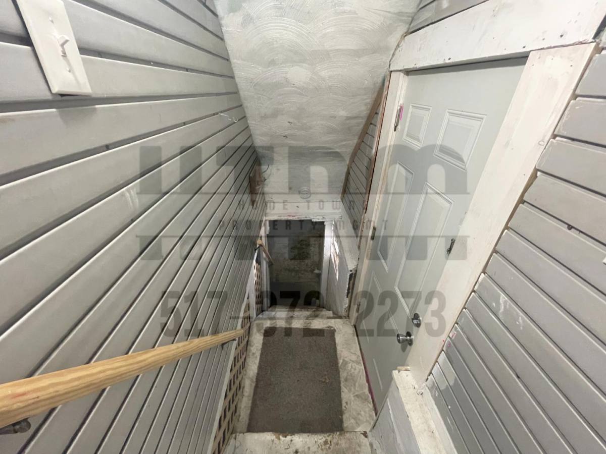 House for rent at 819 Cross St #819, Lansing, MI 48915