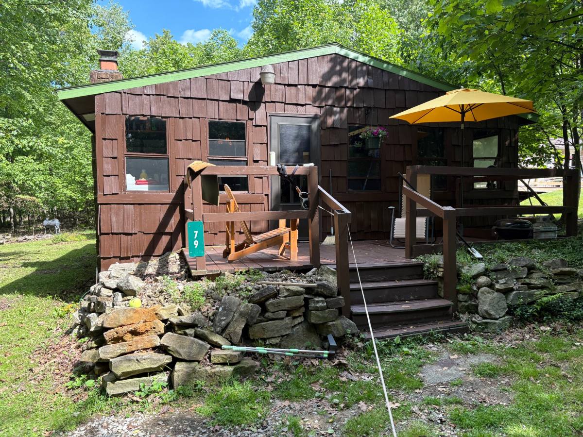 House for rent at 79 Spruce Peak Rd, Acme, PA 15610