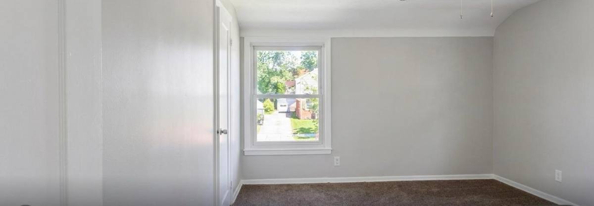 Townhouse for rent at 1550 E 256th St, Euclid, OH 44132
