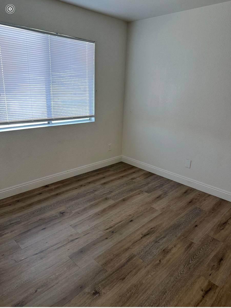 Apartment for rent at 15978 Muni Rd #5, Apple Valley, CA 92307