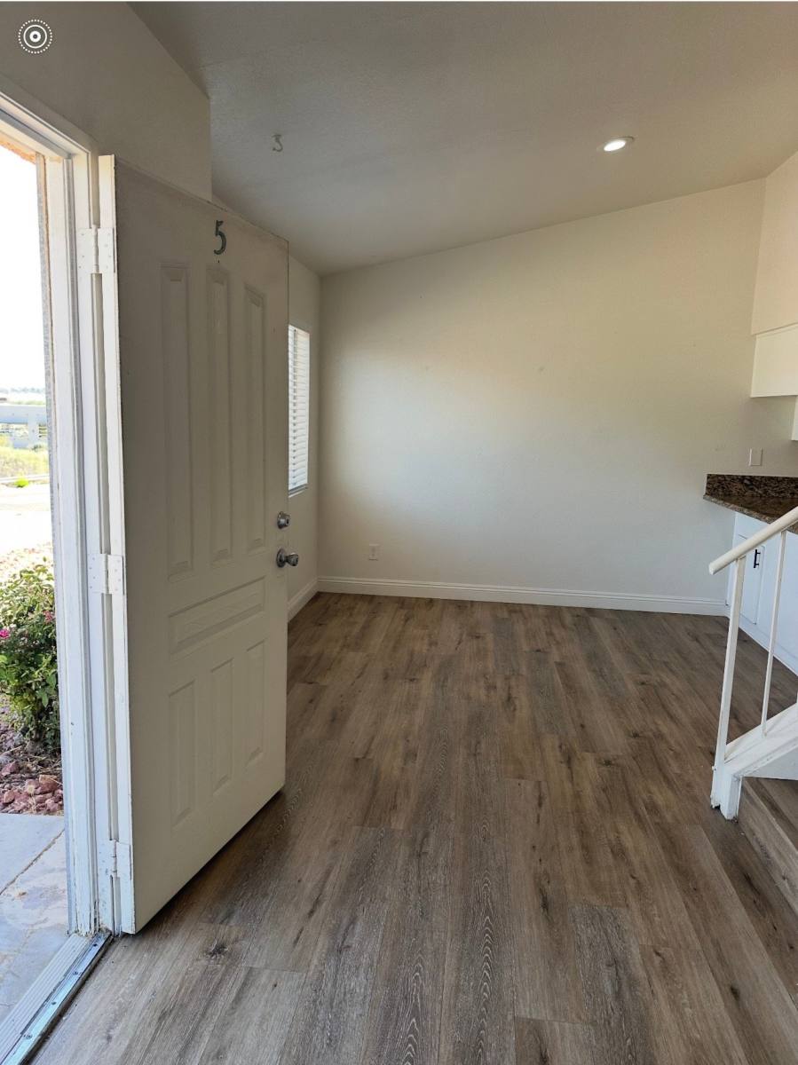 Apartment for rent at 15978 Muni Rd #5, Apple Valley, CA 92307