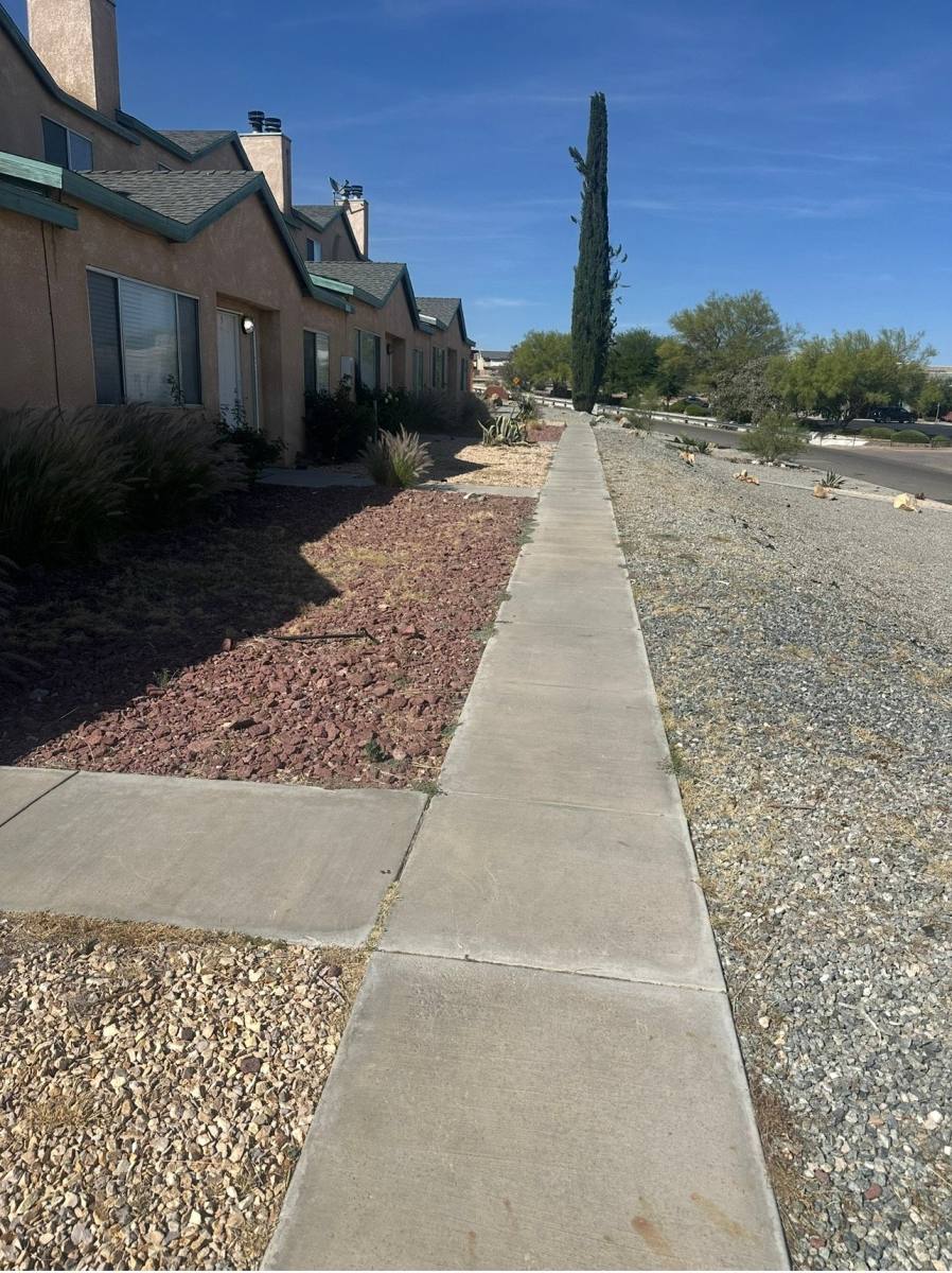 Apartment for rent at 15978 Muni Rd #5, Apple Valley, CA 92307