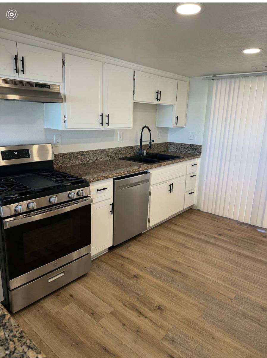 Apartment for rent at 15978 Muni Rd #5, Apple Valley, CA 92307