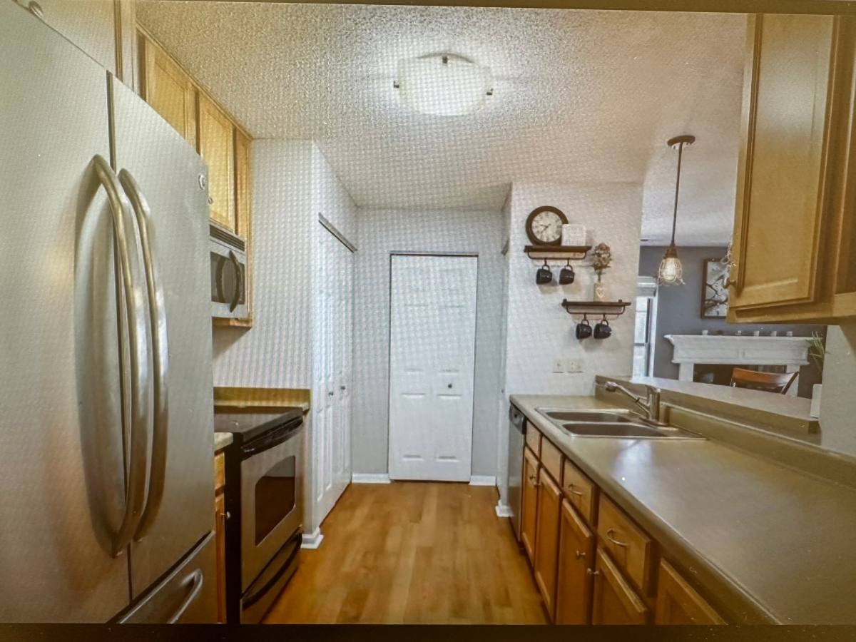 Apartment for rent at 5970 Chasewood Parkway #201, Hopkins, MN 55343