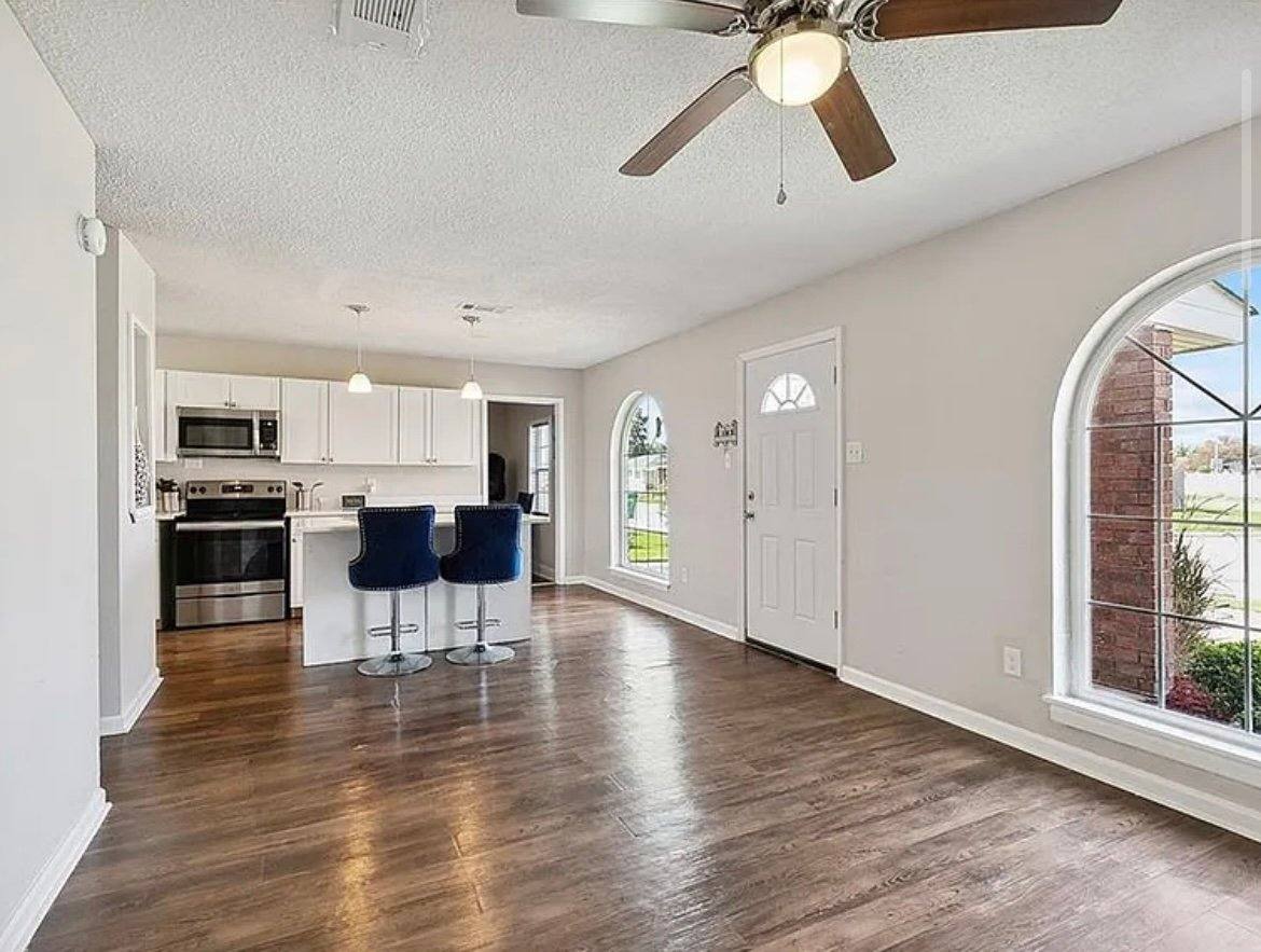 House for rent at 1105 Warren Dr, Harvey, LA 70058
