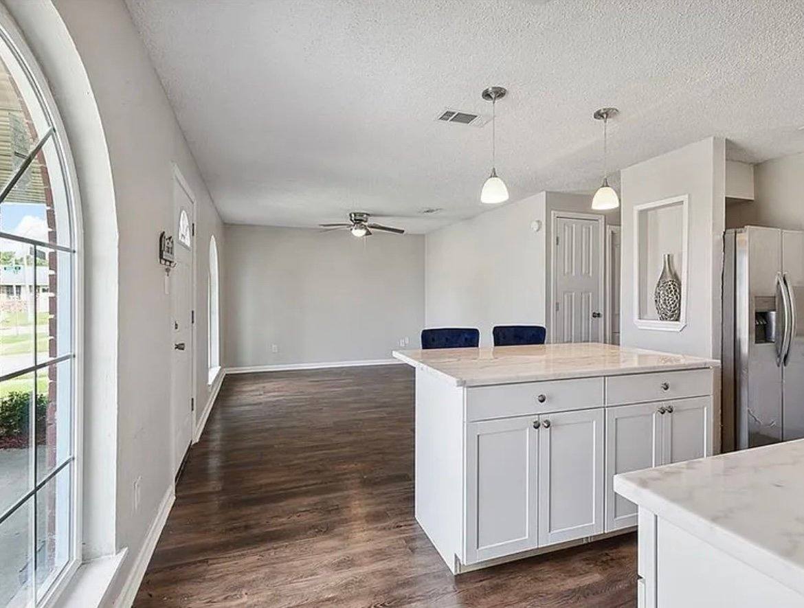 House for rent at 1105 Warren Dr, Harvey, LA 70058