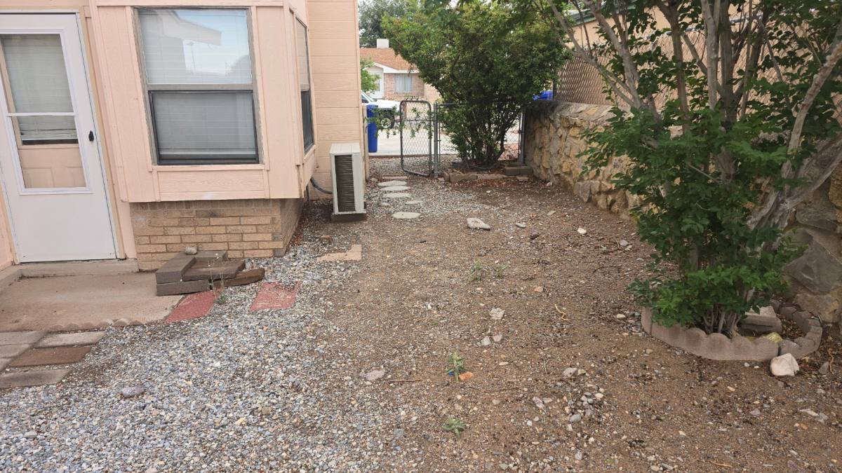Townhouse for rent at 1914 Sheryl Way, Las Cruces, NM 88001