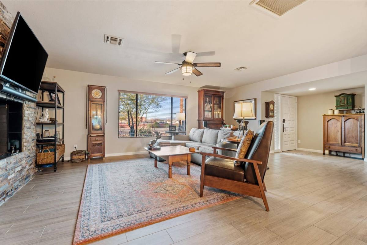 House for rent at 8543 E Jackrabbit Rd, Scottsdale, AZ 85250