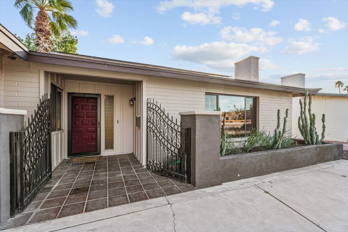 House for rent at 8543 E Jackrabbit Rd, Scottsdale, AZ 85250
