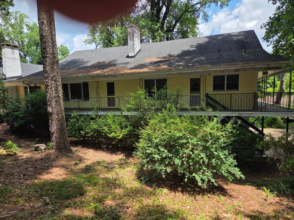 Apartment for rent at 402 Pinecrest St, Carthage, NC 28327