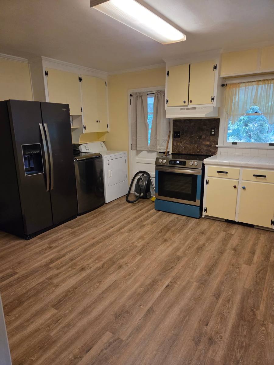 Apartment for rent at 402 Pinecrest St, Carthage, NC 28327