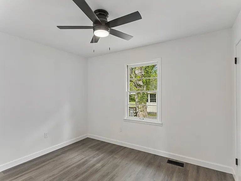 House for rent at 609 E 11th St, Columbia, TN 38401