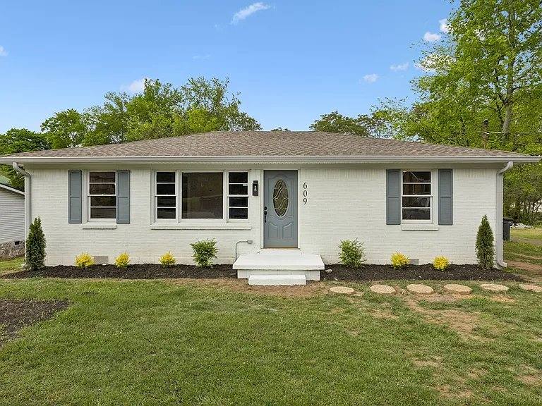 House for rent at 609 E 11th St, Columbia, TN 38401