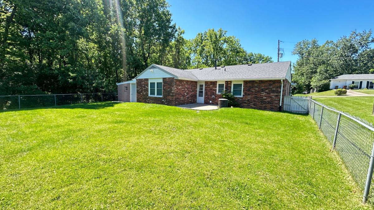 House for rent at 8409 Saberdee, Louisville, KY 40242