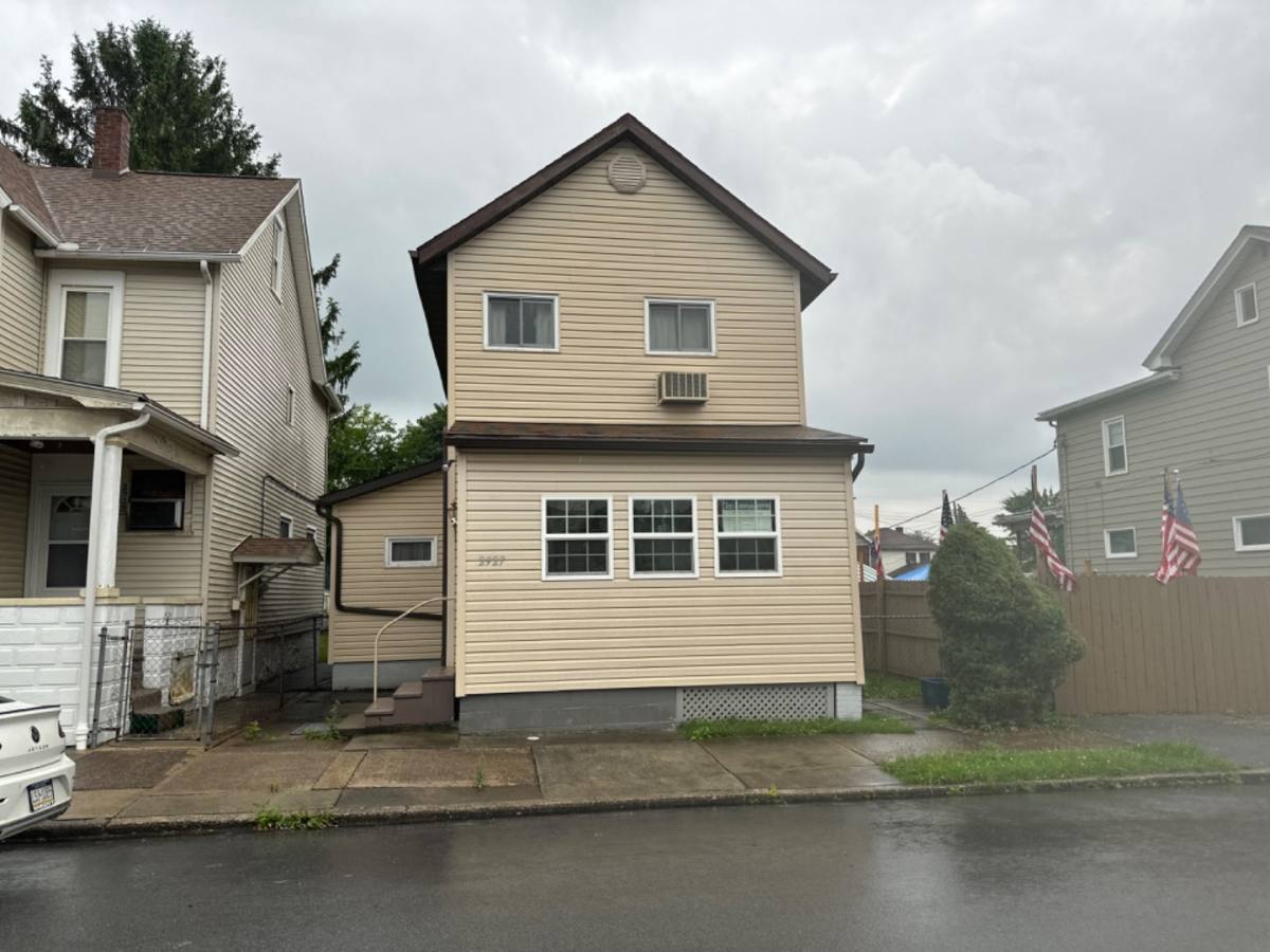 House for rent at 2927 Oak Ave Alto, Altoona, PA 16601