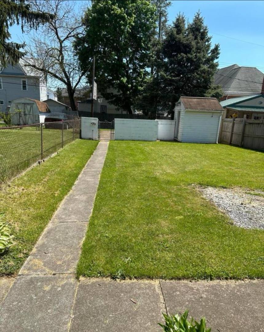 House for rent at 2927 Oak Ave Alto, Altoona, PA 16601