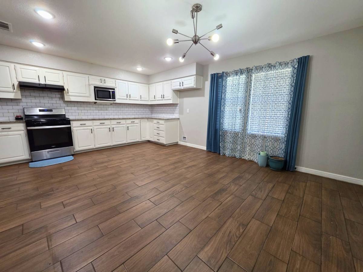 House for rent at 209 Eller Ave, Crowley, TX 76036