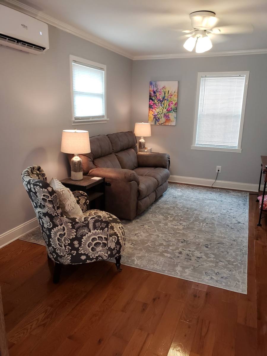 Apartment for rent at 350 Royal Oaks Dr, Leeds, AL 35094