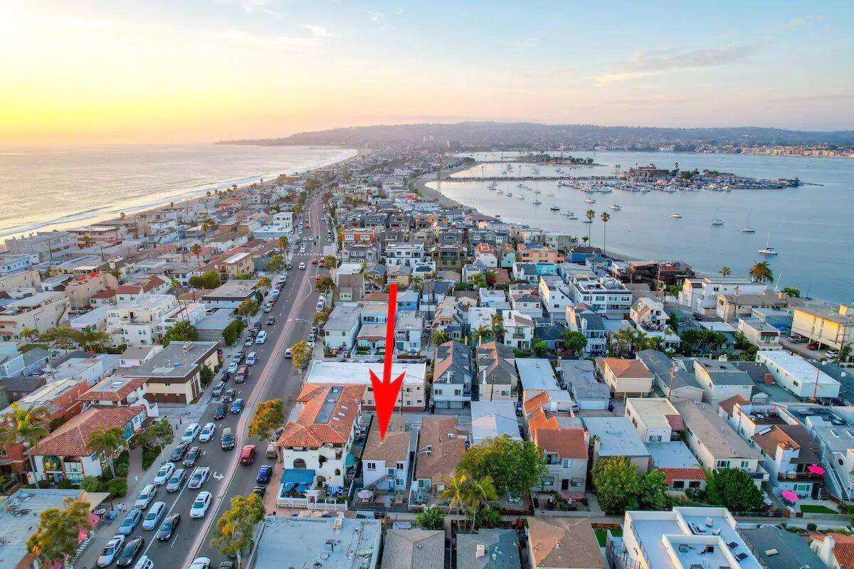 Condo for rent at 812 Island Court, San Diego, CA 92109