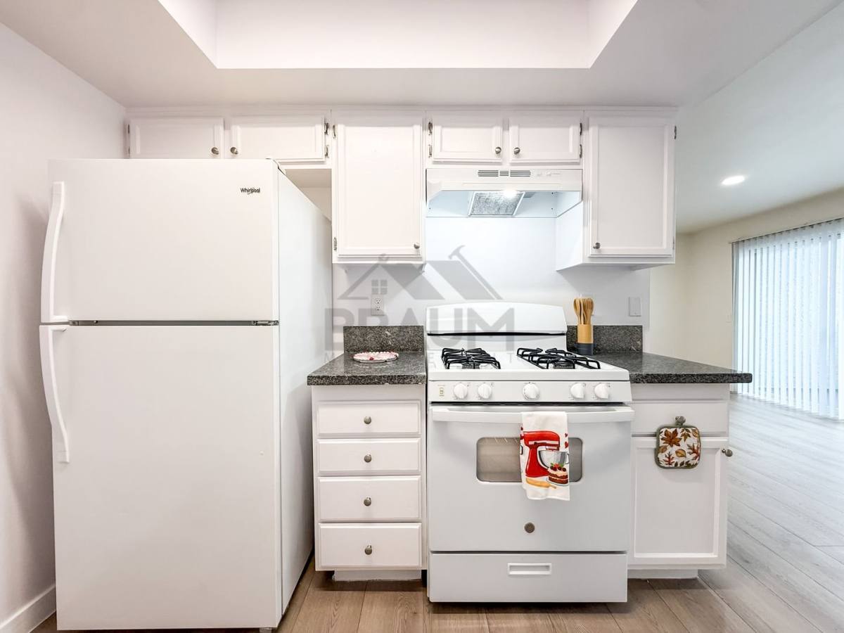 Apartment for rent at 15000 Burbank Blvd #202, Van Nuys, CA 91411