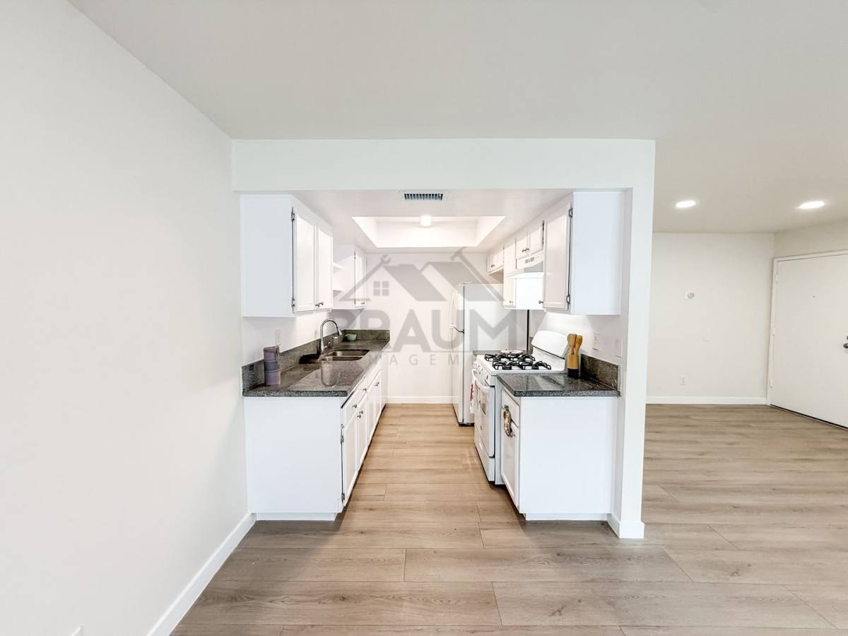Apartment for rent at 15000 Burbank Blvd #202, Van Nuys, CA 91411