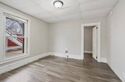 Apartment for rent at 1928 College St #1, Cedar Falls, IA 50613