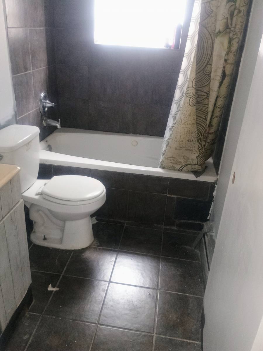 Apartment for rent at 307 Yates Ave #1, Calumet City, IL 60409