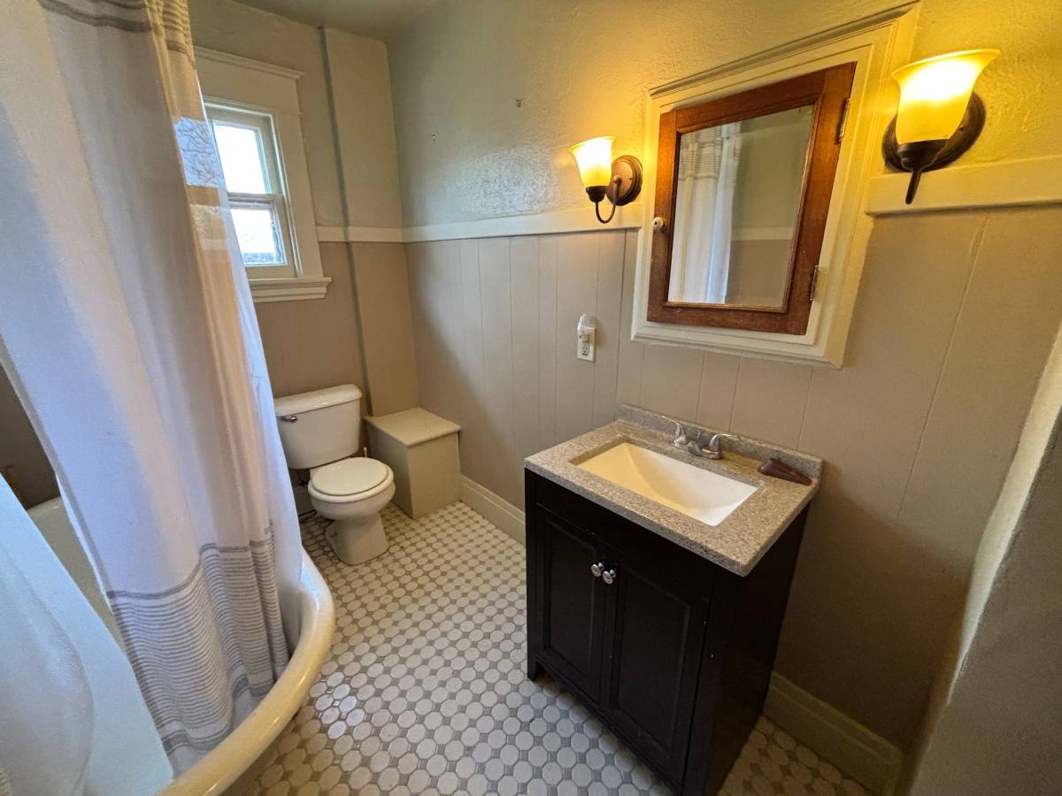 House for rent at 719 Wheaton Ave, Kalamazoo, MI 49008