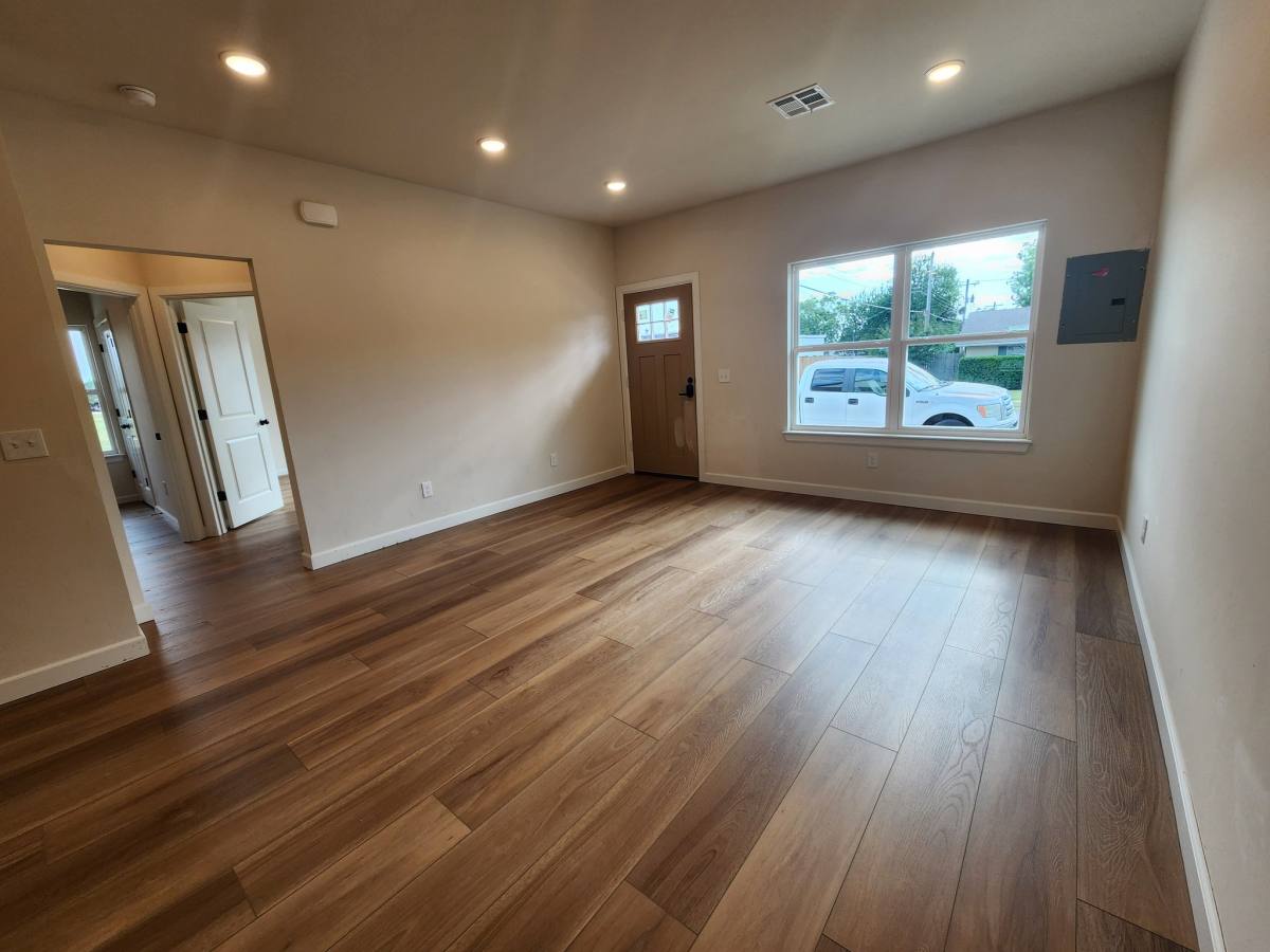 Townhouse for rent at 104 S Walnut St, Edmond, OK 73003